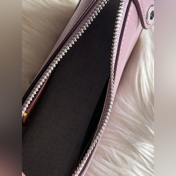 💰SOLD - C2643 - Coach Swinger 20 - Picture 8 of 12